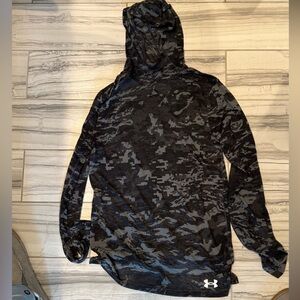 Under Armour Men's Long Sleeve Hooded Performance Tee - Black & Gray Camo